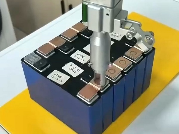 手持式鋰電池激光焊接機(jī)對(duì)企業(yè)效益的影響
