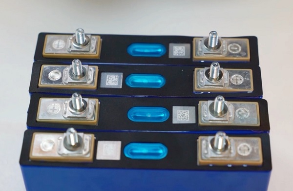 電芯激光焊接機(jī)日常維護(hù)需要注意哪些事項(xiàng)？